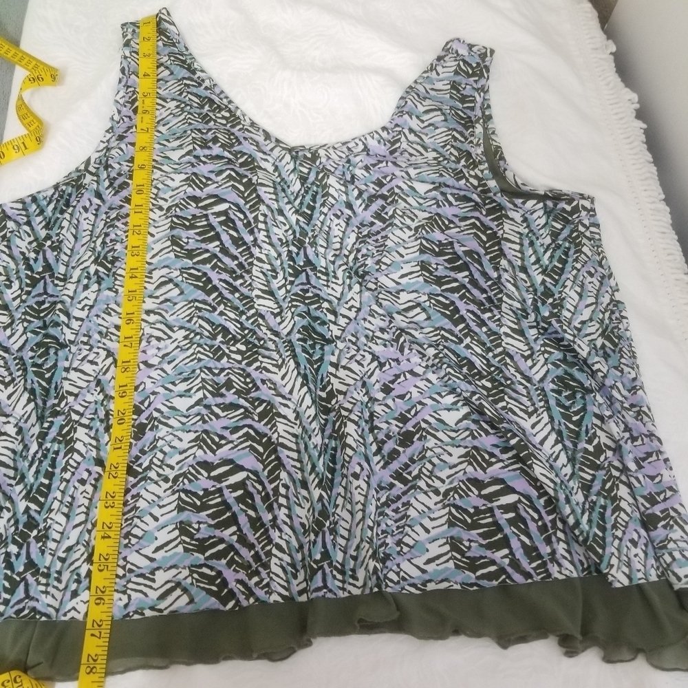 Penningtons Green Patterned V-Neck Layered Tank - Picture 6 of 10